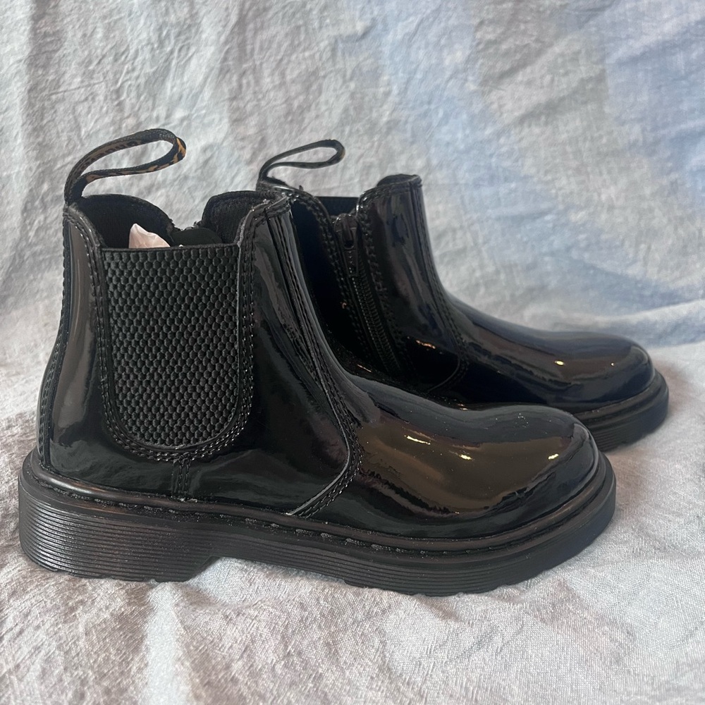 Dr. Martins Patent Leather Boots NEW - Picture 3 of 6